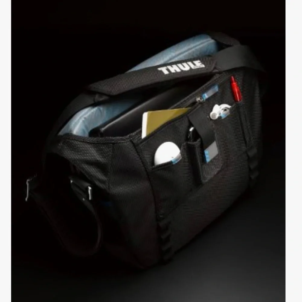 Thule Crossover TCMB-115 15.4-inch MacBook or PC Messenger Bag Ripped Handle